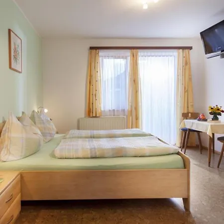 Tamerburgerhof Farm stay *